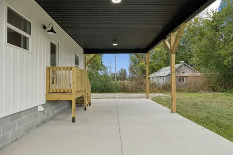 404 W 4th Avenue Hohenwald TN 38462
