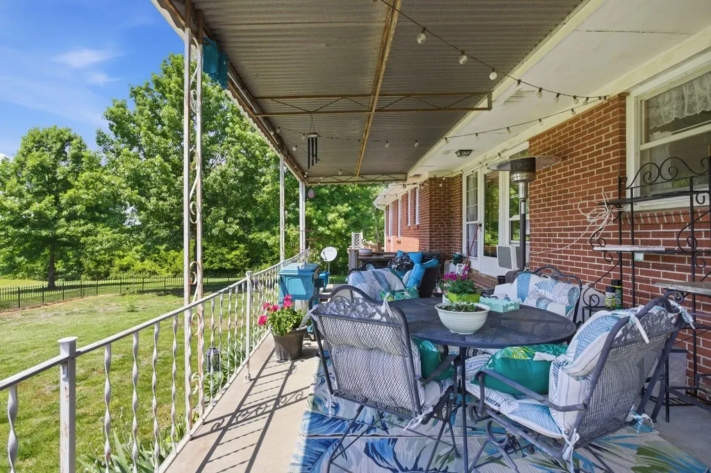 1057 S Ellington Parkway Lewisburg TN 37091