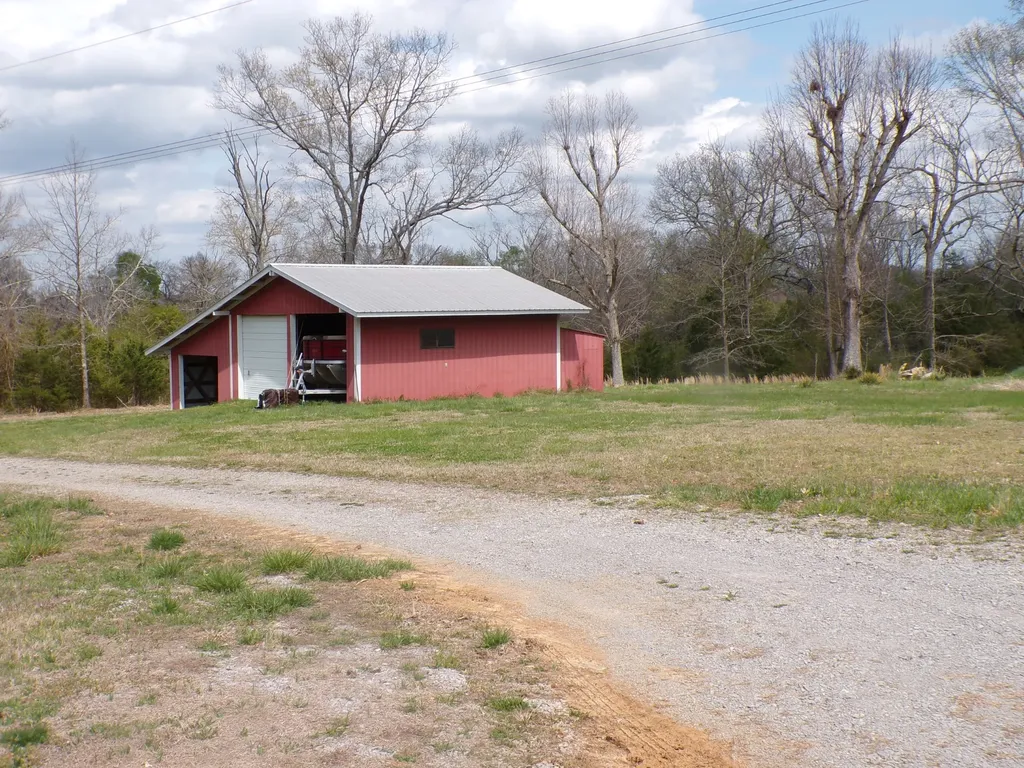 1057 S Ellington Parkway Lewisburg TN 37091