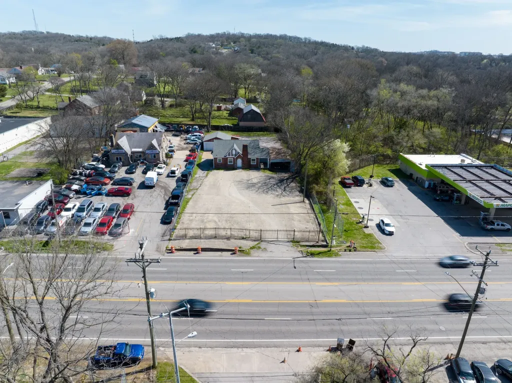2817 Dickerson Pike Nashville TN 37207