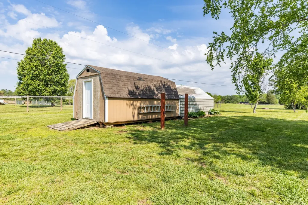 1496 Wade Brown Road Lewisburg TN 37091