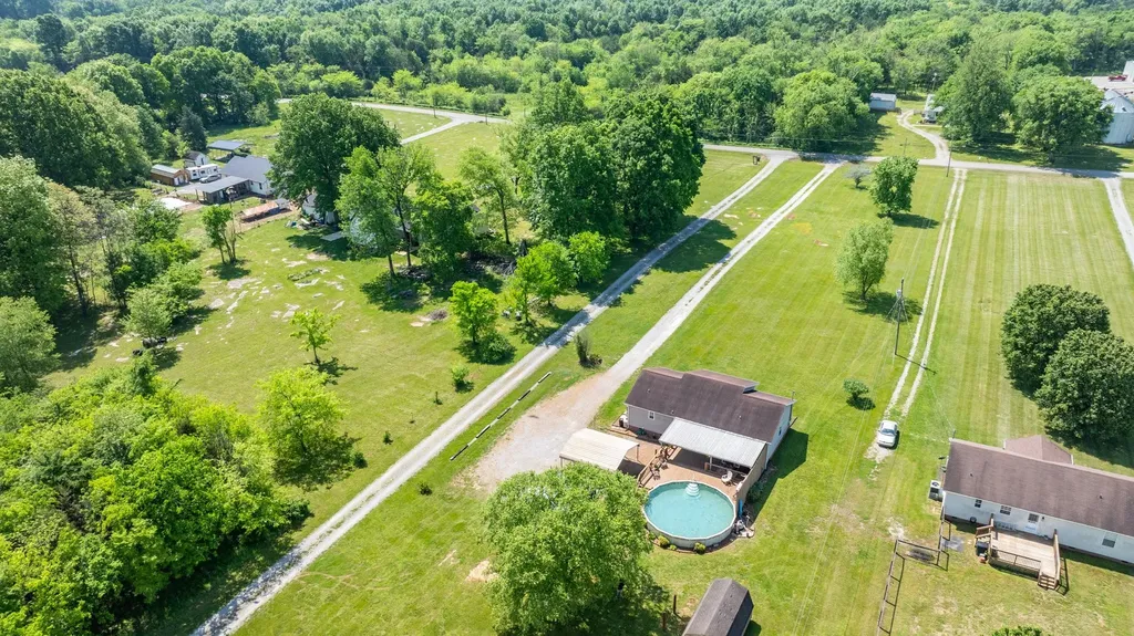 1496 Wade Brown Road Lewisburg TN 37091