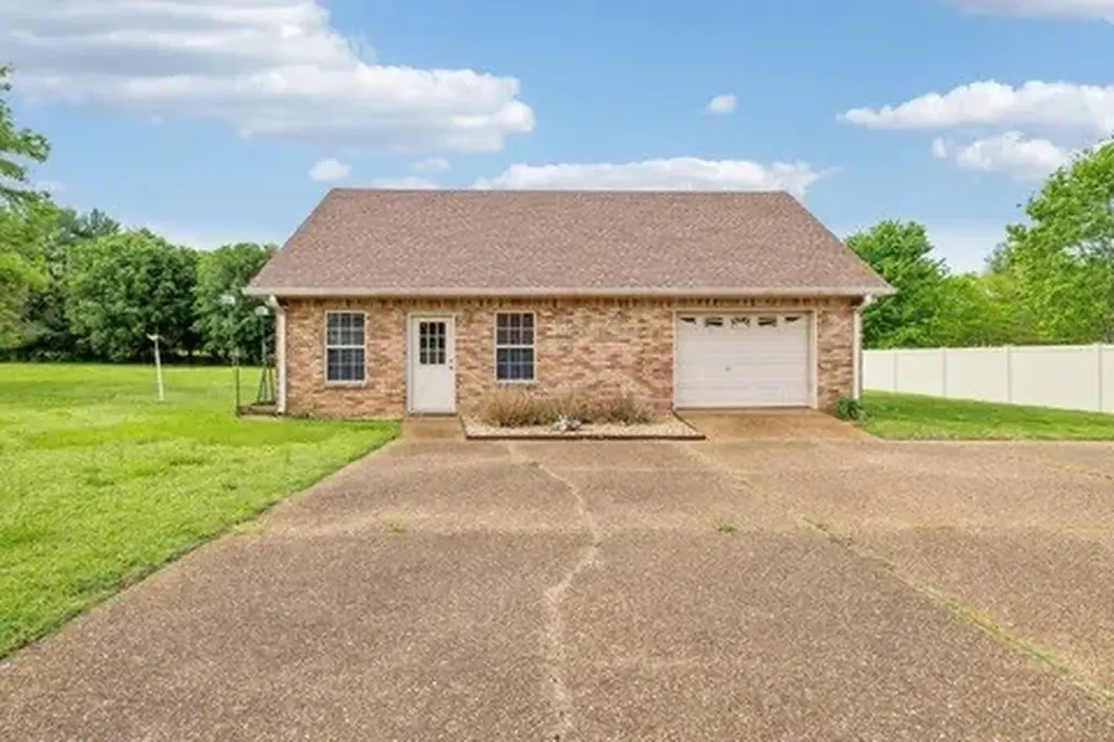 2216 Ewing Drive Lebanon TN 37087