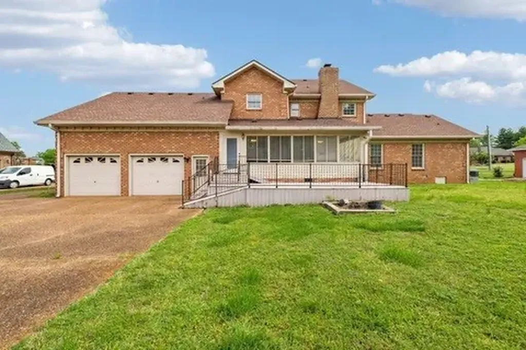 2216 Ewing Drive Lebanon TN 37087