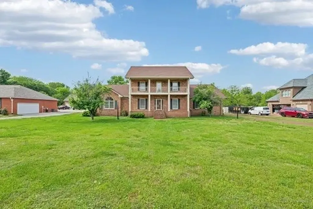 2216 Ewing Drive Lebanon TN 37087