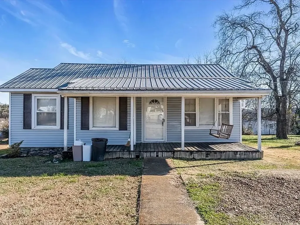 309 Walnut Ave, N Fayetteville TN 37334