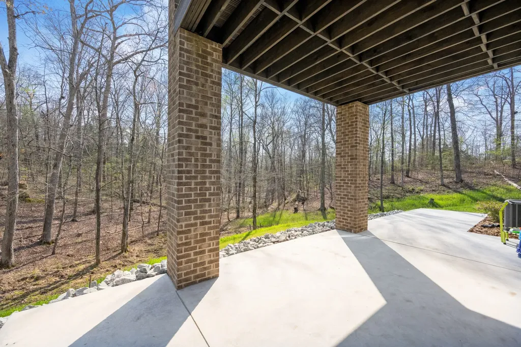 140 Eagle Crest Lane Parsons TN 38363