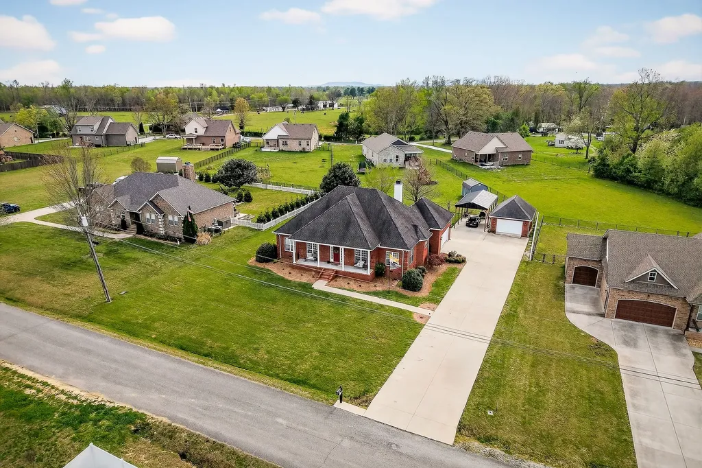 195 Stonegate Drive Smithville TN 37166