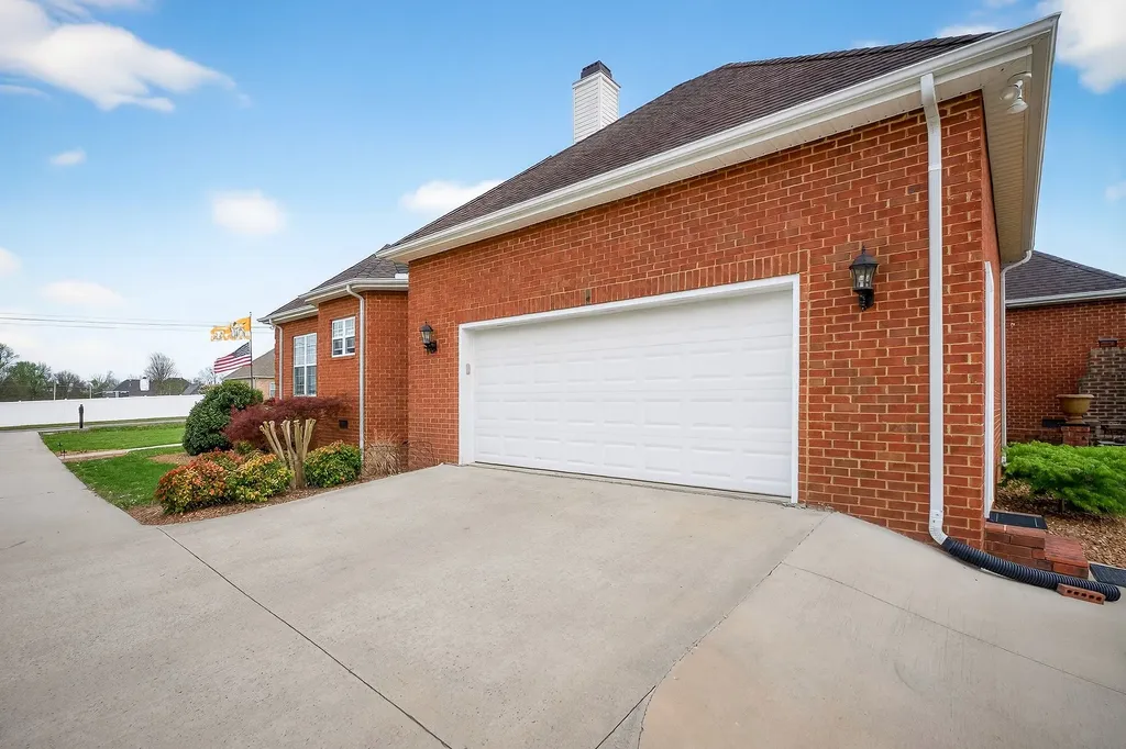 195 Stonegate Drive Smithville TN 37166