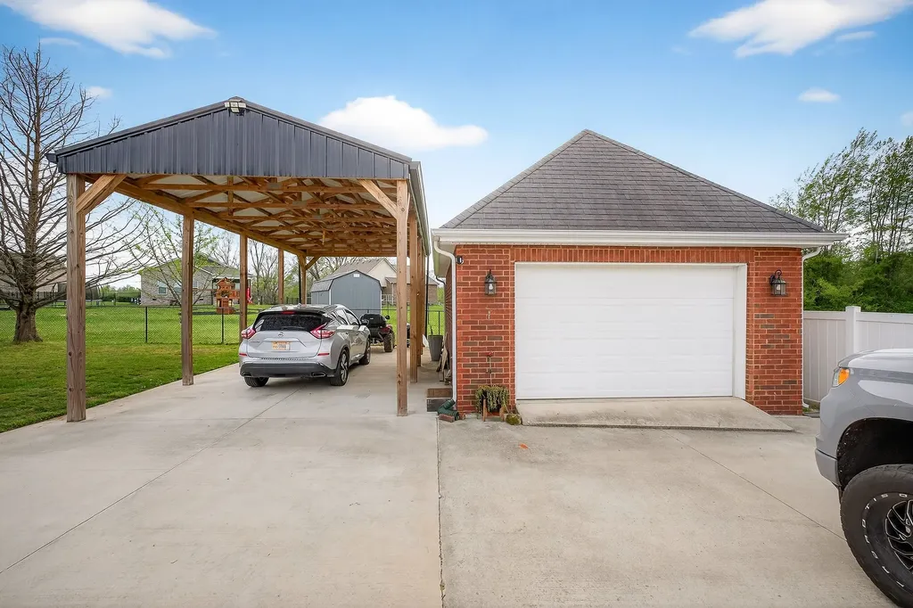 195 Stonegate Drive Smithville TN 37166