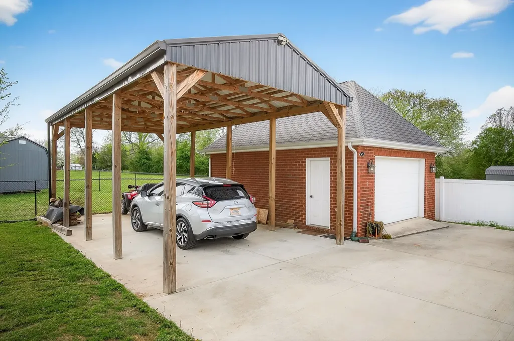 195 Stonegate Drive Smithville TN 37166