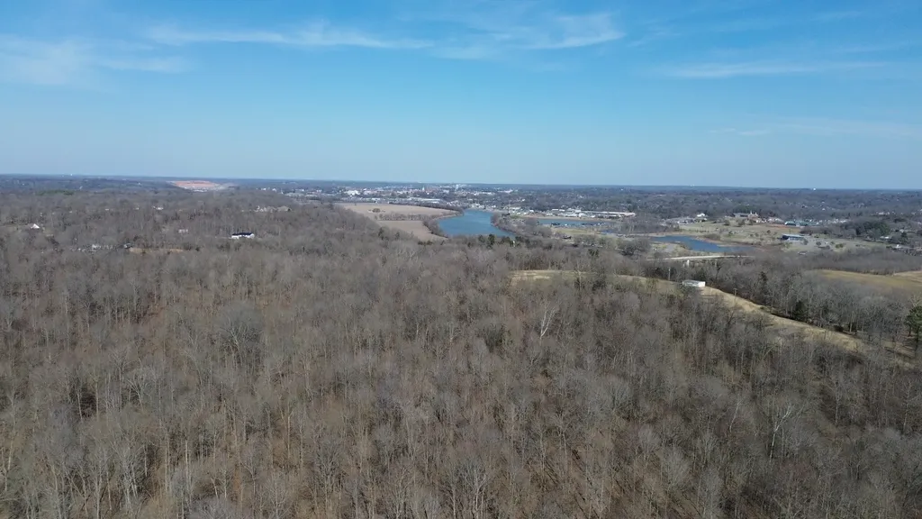 1200 River Road Clarksville TN 37040
