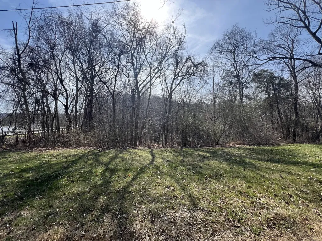 1200 River Road Clarksville TN 37040