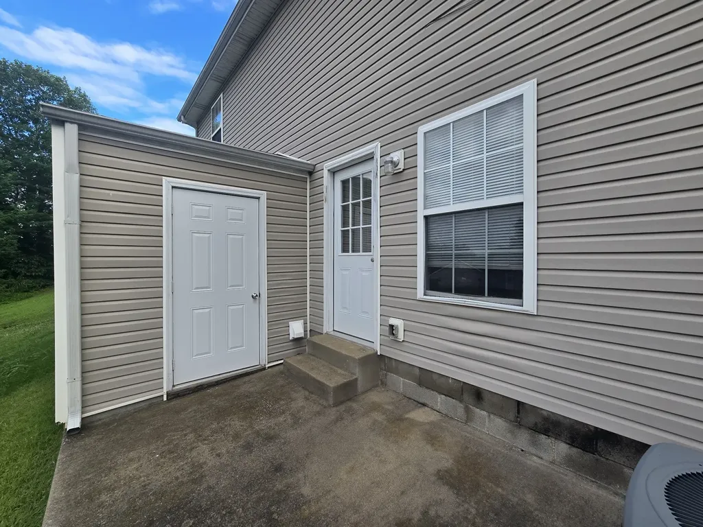 252 Executive Avenue Clarksville TN 37042