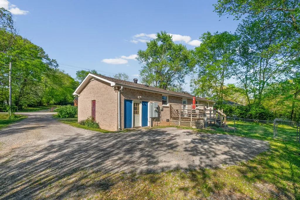 230 E Old Trenton Road Clarksville TN 37043