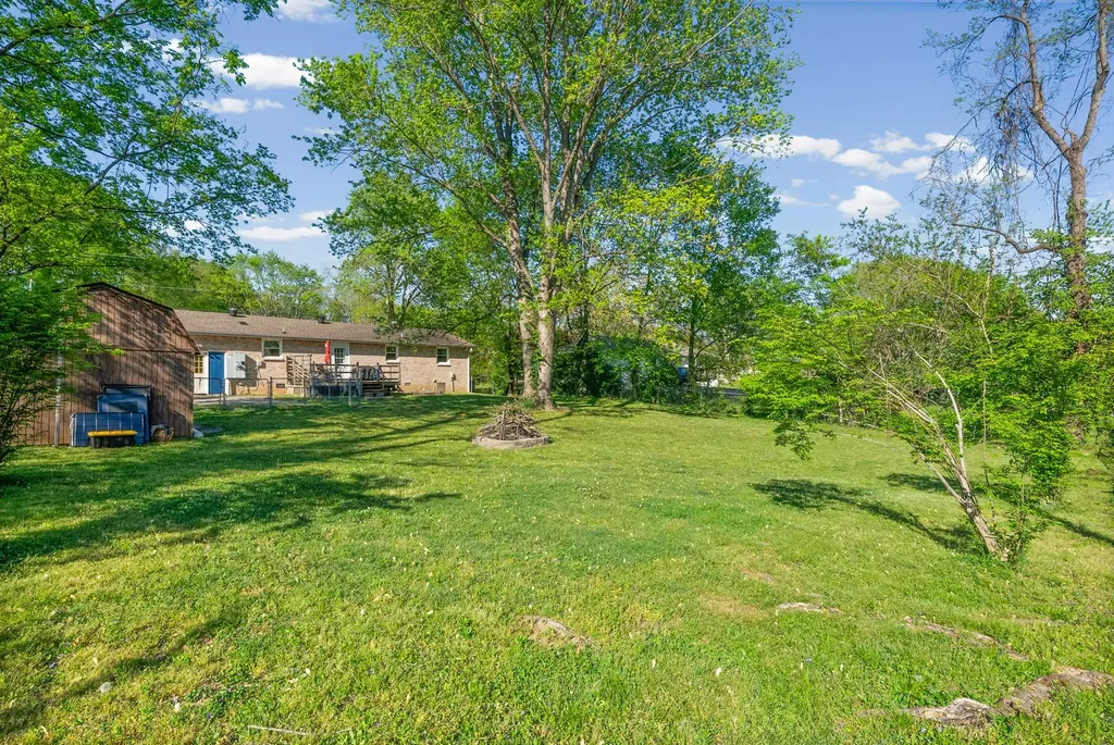 230 E Old Trenton Road Clarksville TN 37043