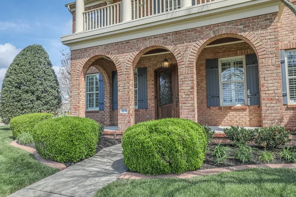 1676 Kelvington Boulevard Gallatin TN 37066