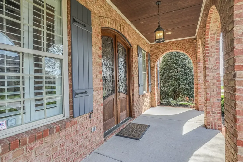 1676 Kelvington Boulevard Gallatin TN 37066