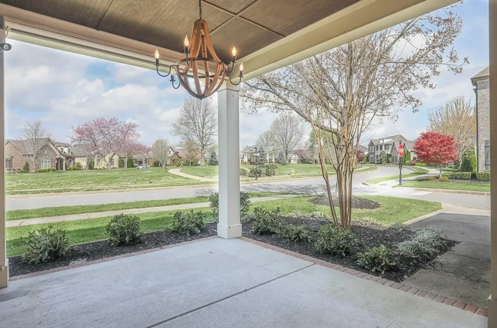 1676 Kelvington Boulevard Gallatin TN 37066