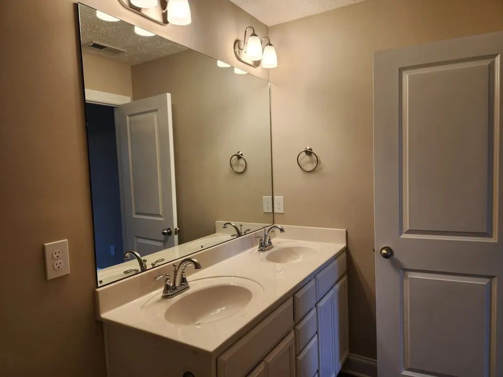 2910 Valley Farms Drive Christiana TN 37037
