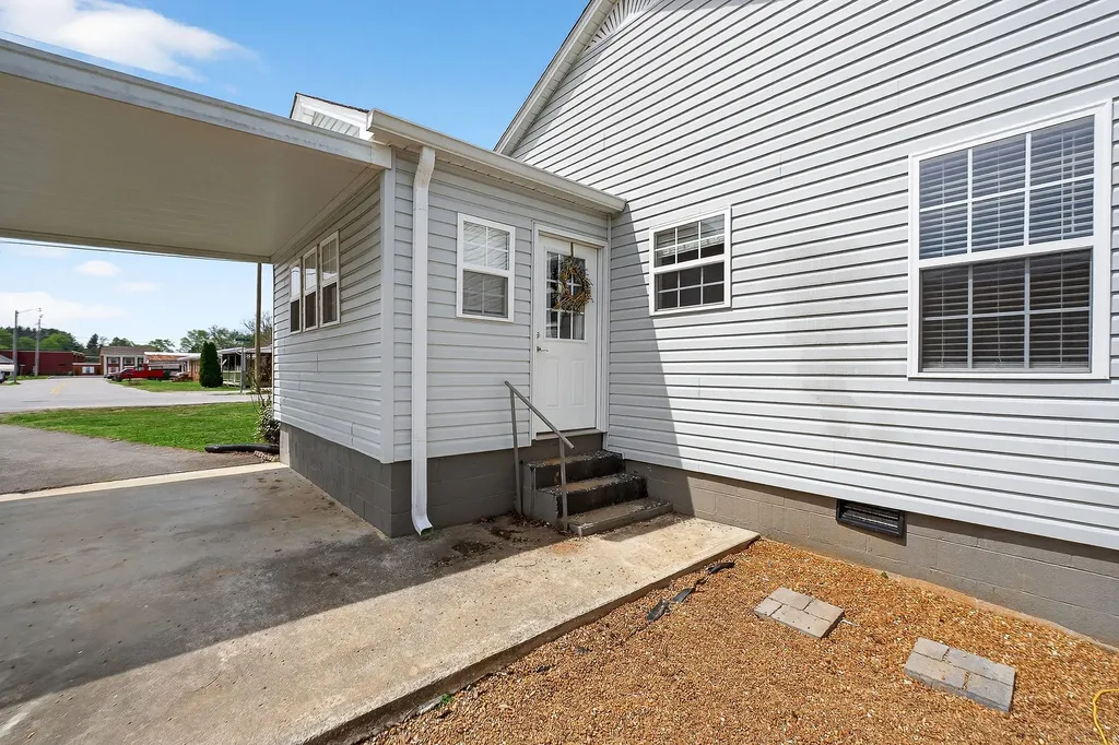 348 Burley Street Sparta TN 38583
