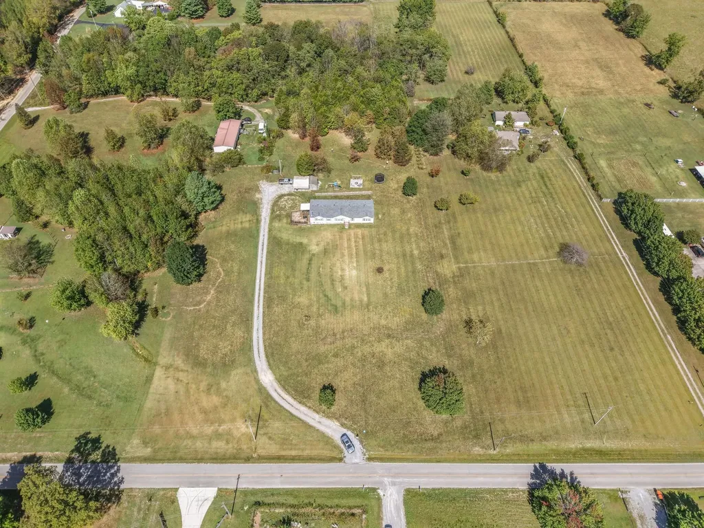 2309 W Mount Vernon Road Bethpage TN 37022