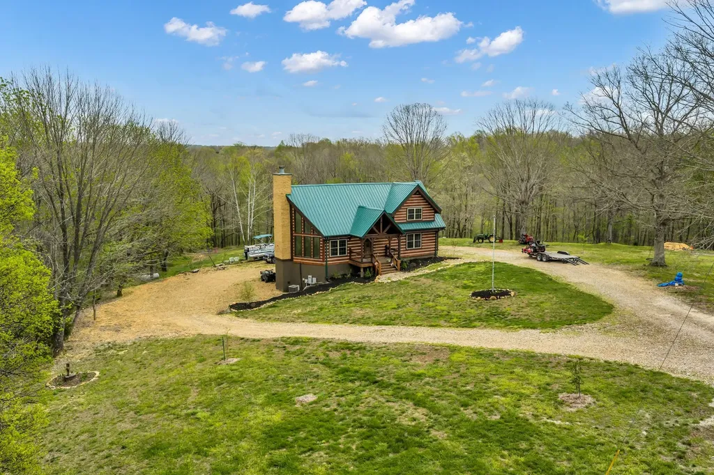 295 Tow Drive Waverly TN 37185