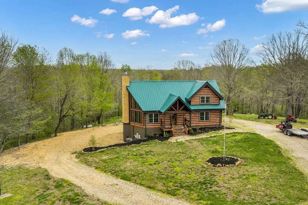 295 Tow Drive Waverly TN 37185