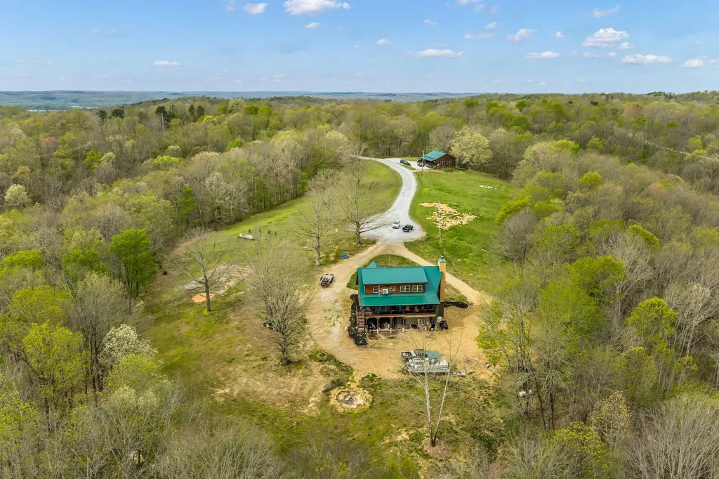 295 Tow Drive Waverly TN 37185