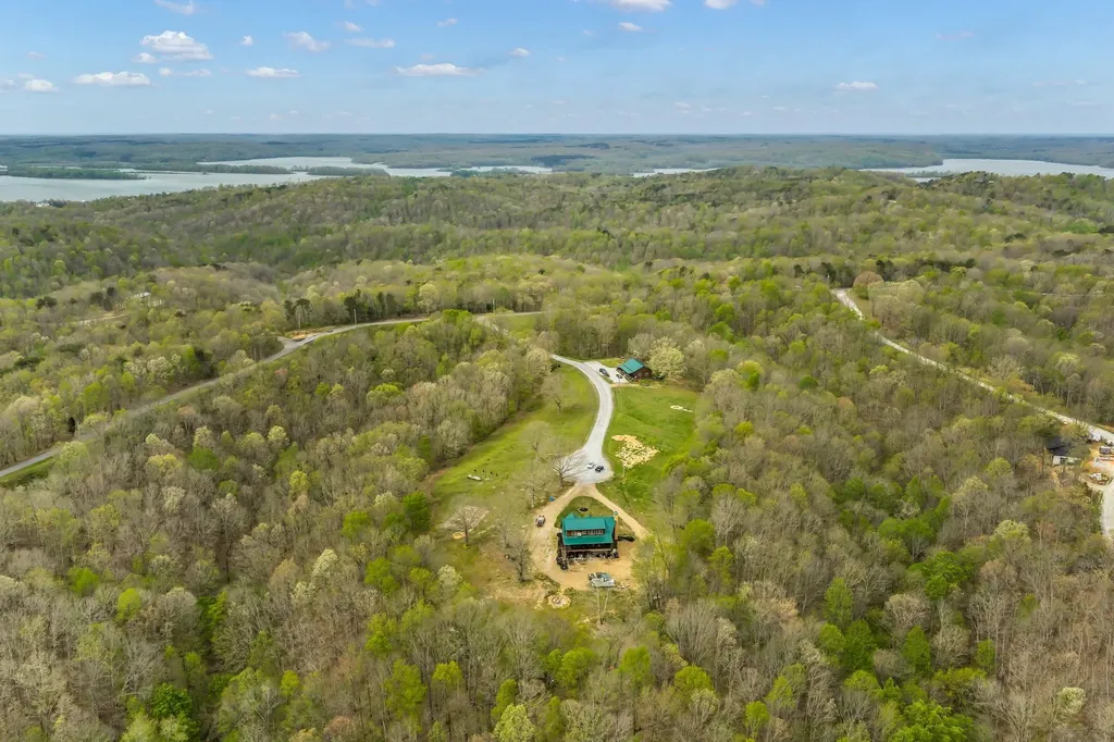 295 Tow Drive Waverly TN 37185