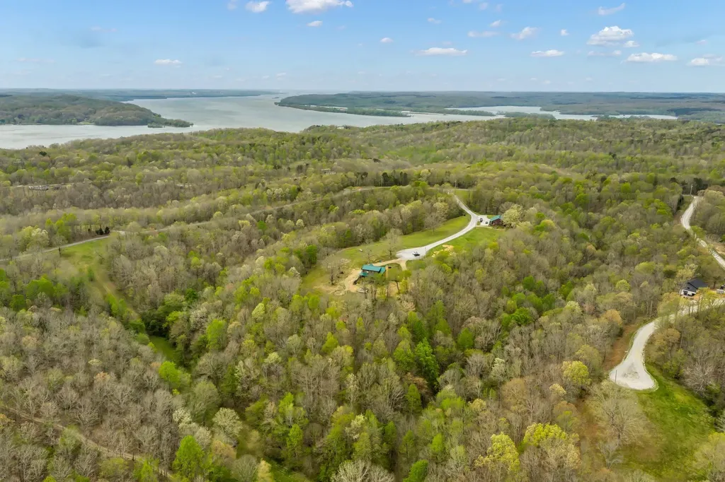 295 Tow Drive Waverly TN 37185
