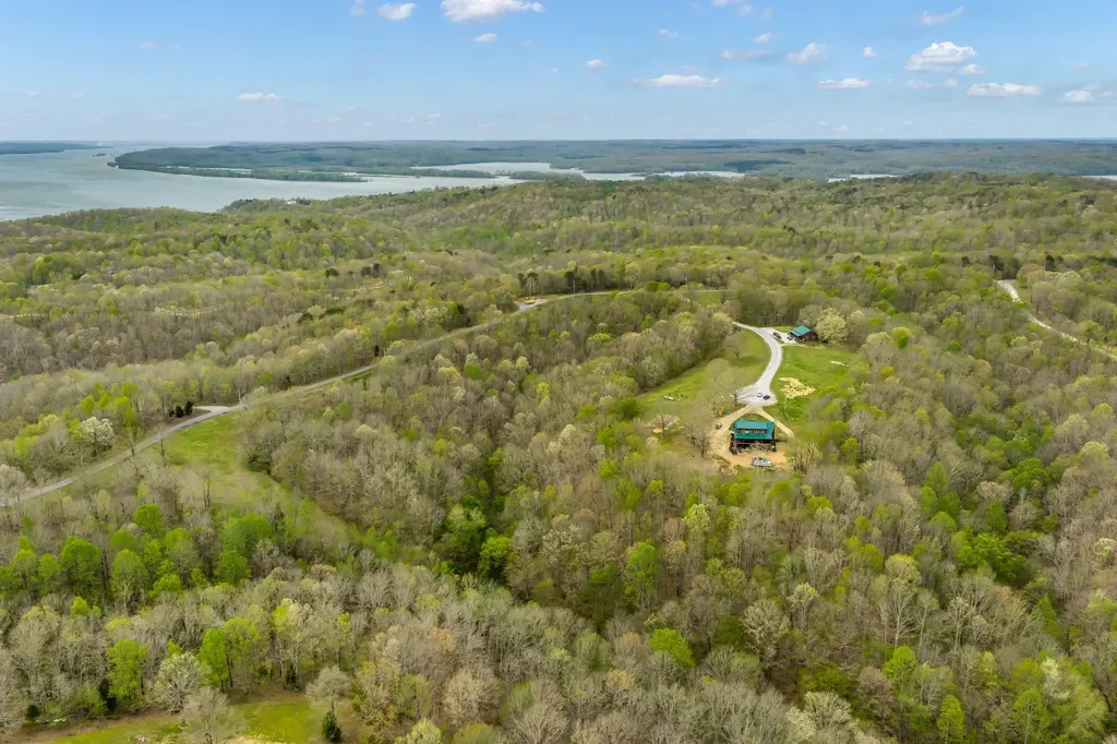 295 Tow Drive Waverly TN 37185