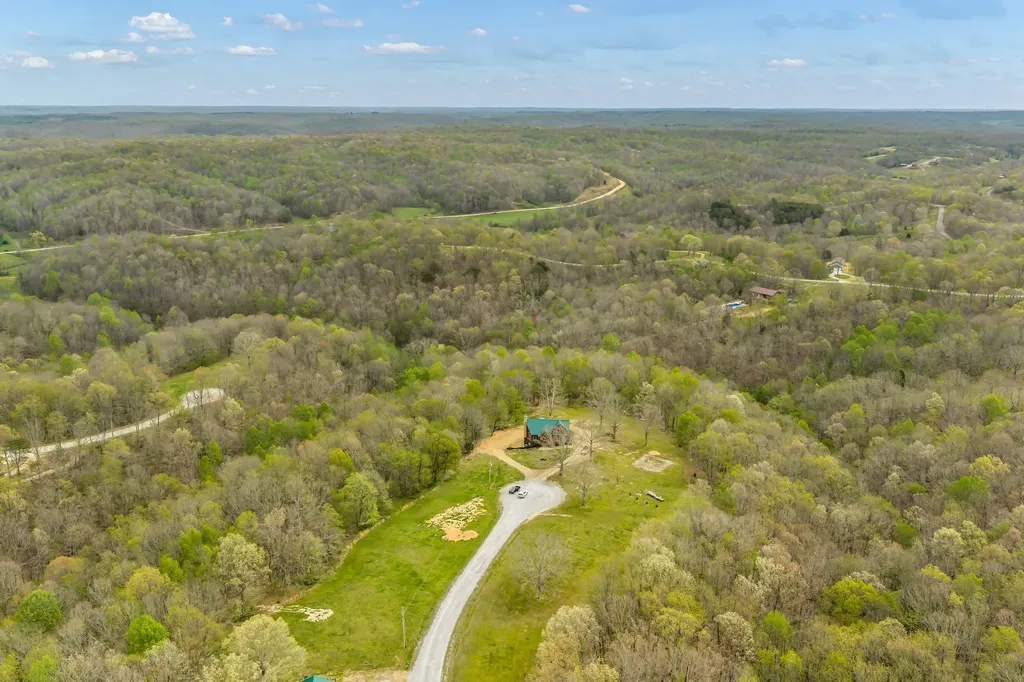 295 Tow Drive Waverly TN 37185