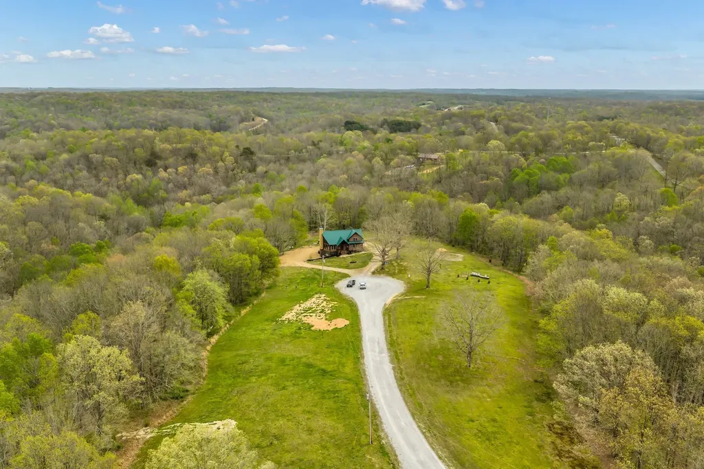 295 Tow Drive Waverly TN 37185