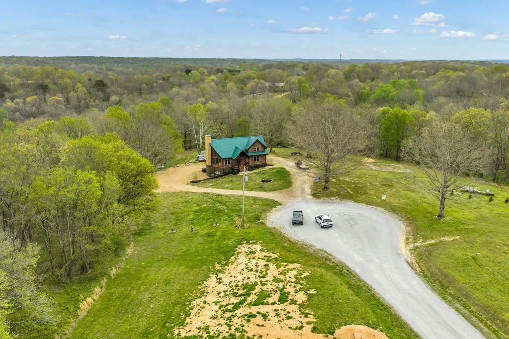 295 Tow Drive Waverly TN 37185