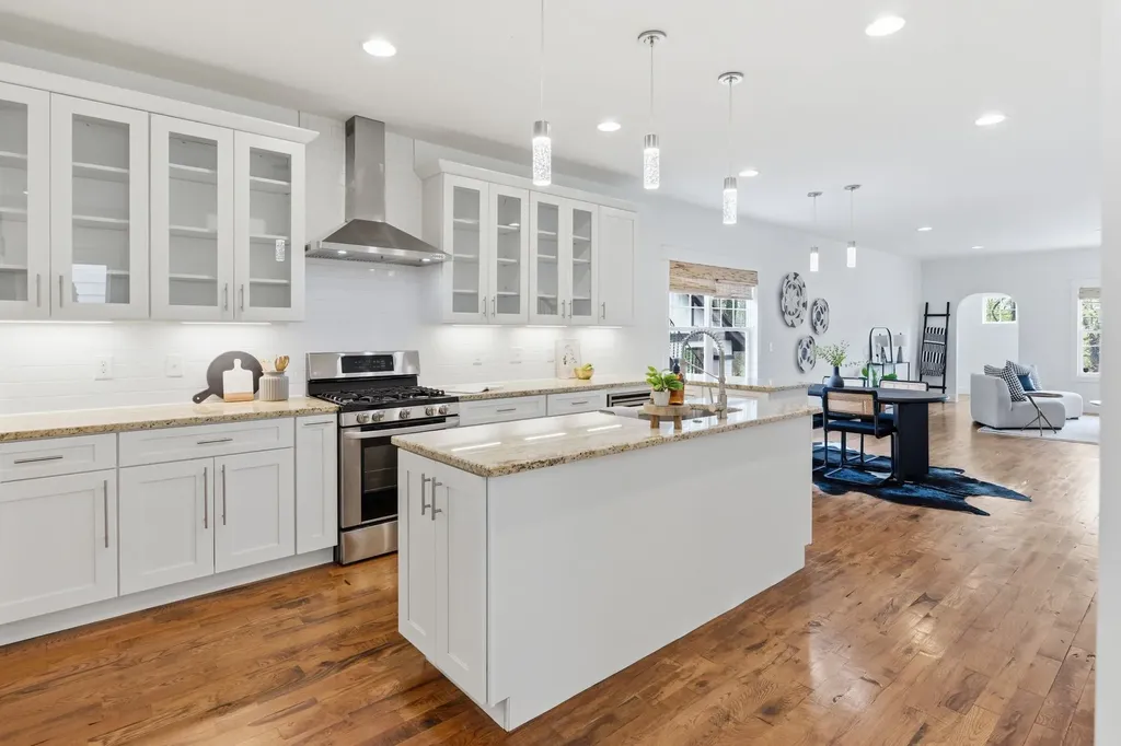 1332B Lischey Avenue Nashville TN 37207