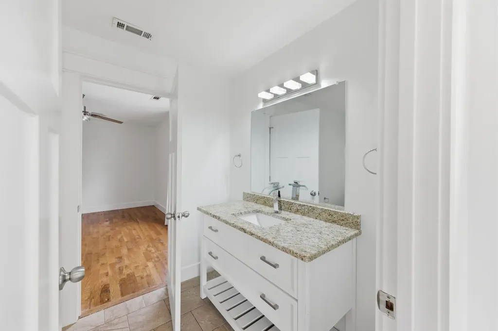 1332B Lischey Avenue Nashville TN 37207