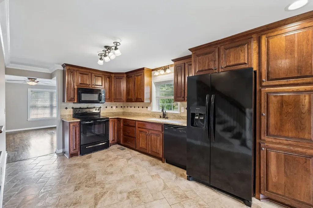 3125 Highway 49, E Charlotte TN 37036