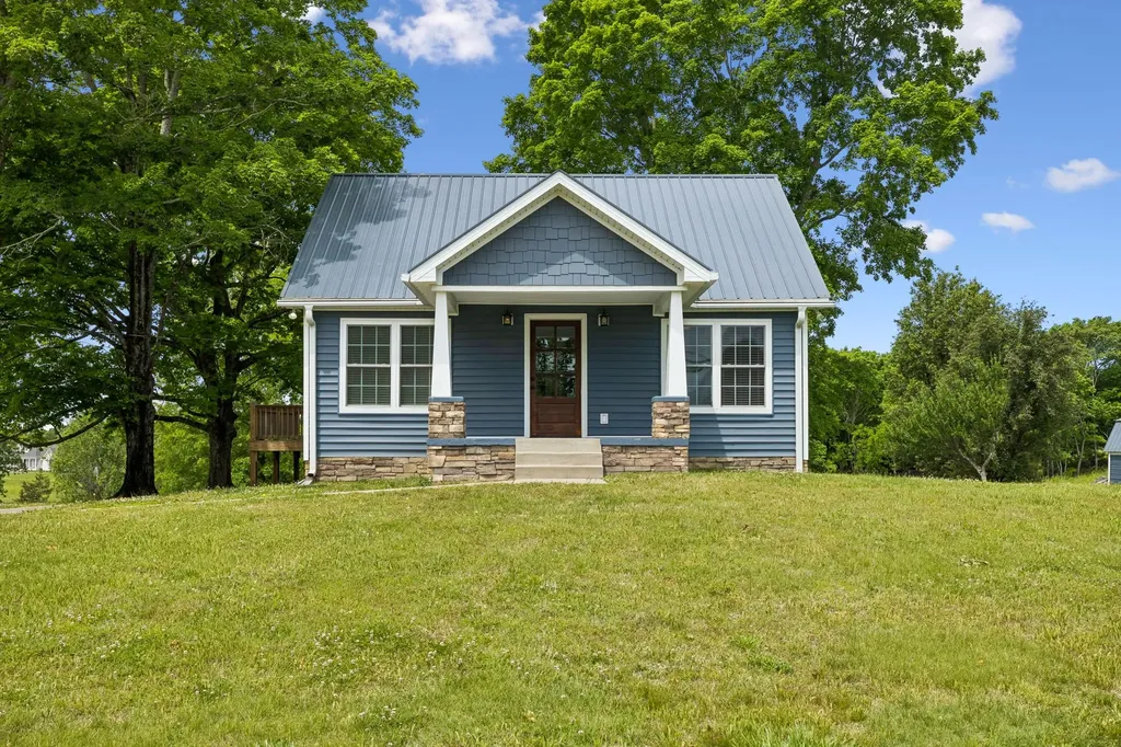 3125 Highway 49, E Charlotte TN 37036