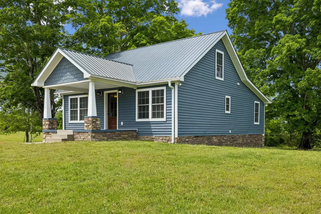 3125 Highway 49, E Charlotte TN 37036