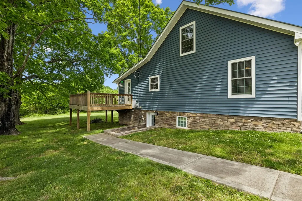 3125 Highway 49, E Charlotte TN 37036