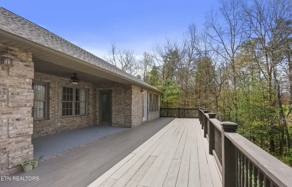 55 Rocky Lane Crossville TN 38571