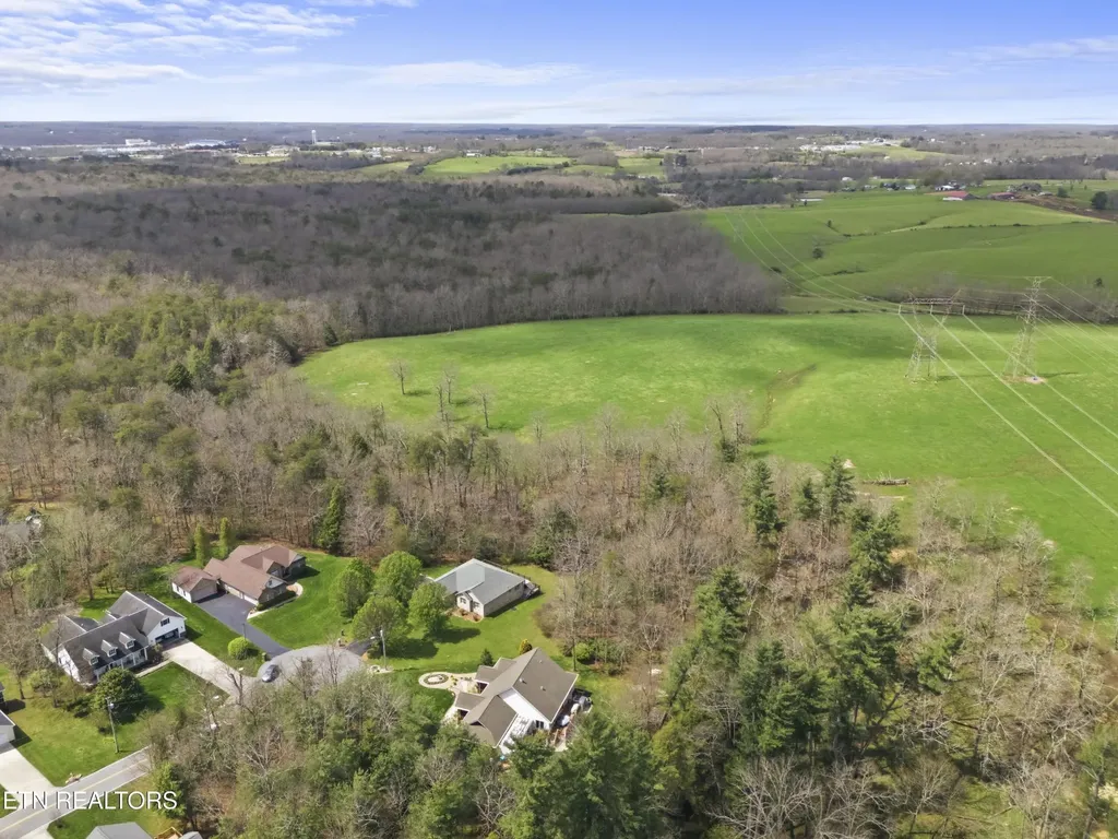55 Rocky Lane Crossville TN 38571