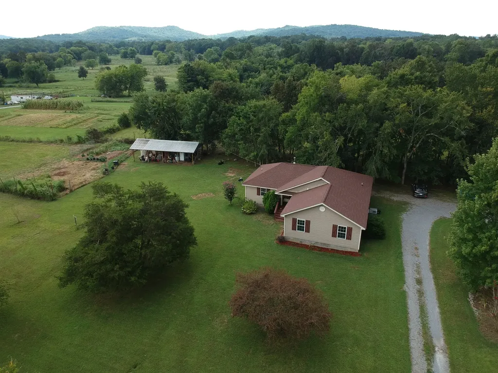 190 Harrison Lane Shelbyville TN 37160