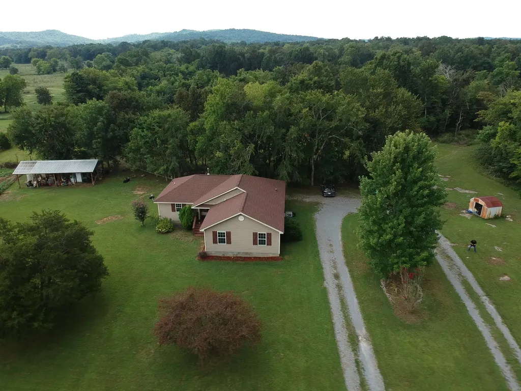 190 Harrison Lane Shelbyville TN 37160