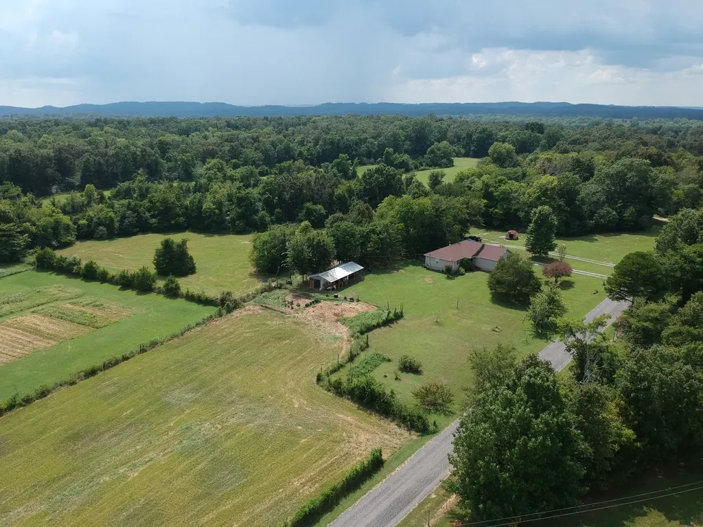 190 Harrison Lane Shelbyville TN 37160