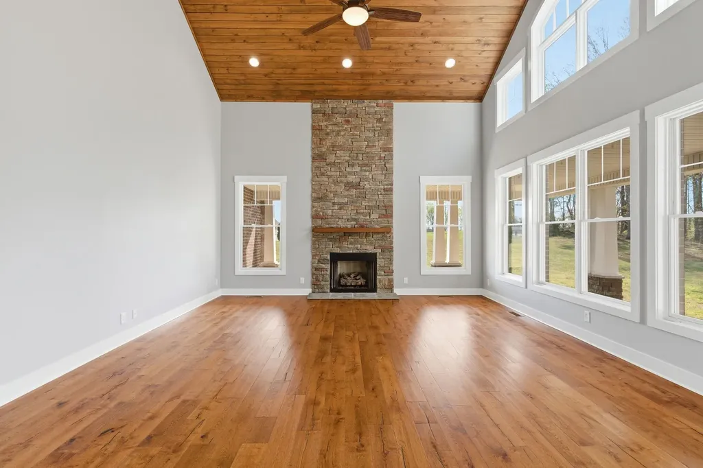 2385 Pleasant View Road Pleasant View TN 37146