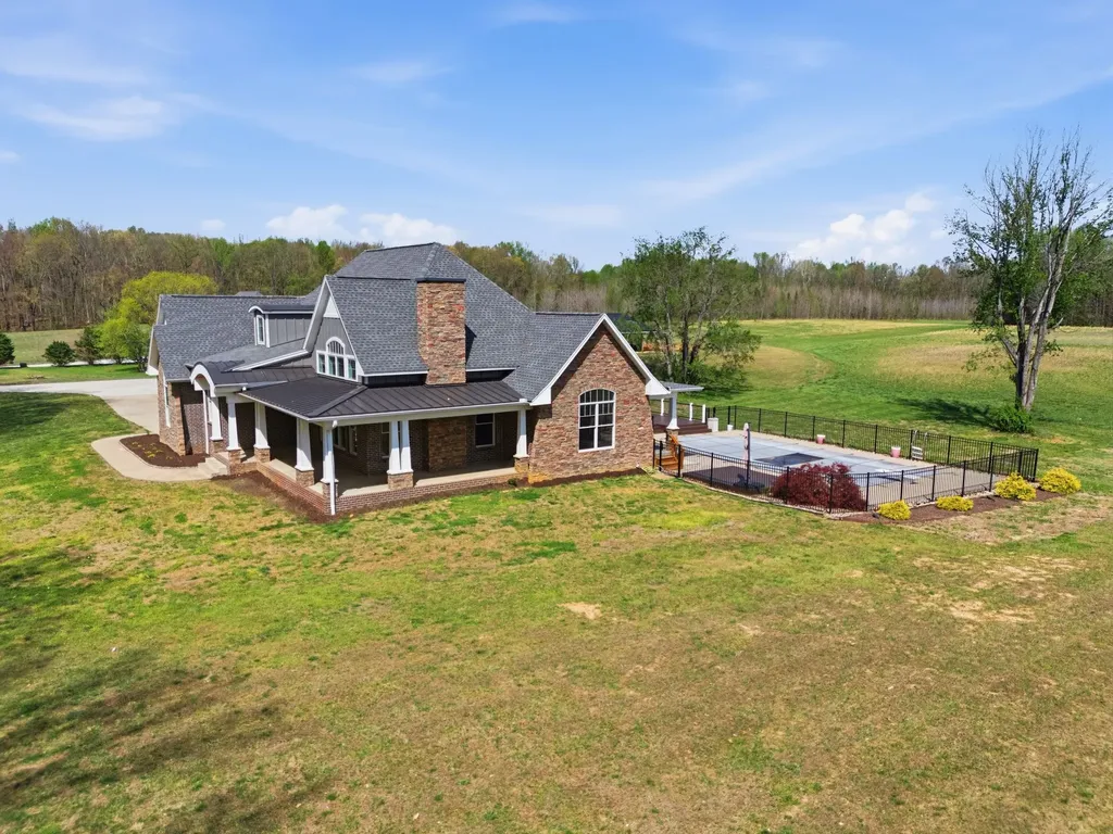 2385 Pleasant View Road Pleasant View TN 37146