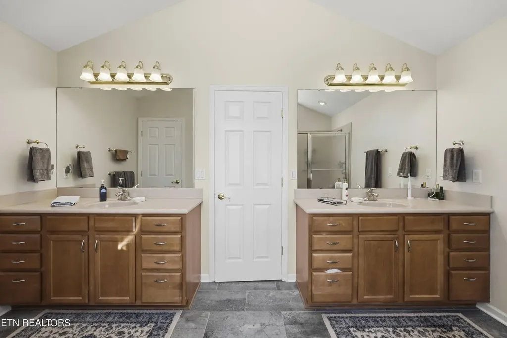 21 Lexham Court Crossville TN 38558