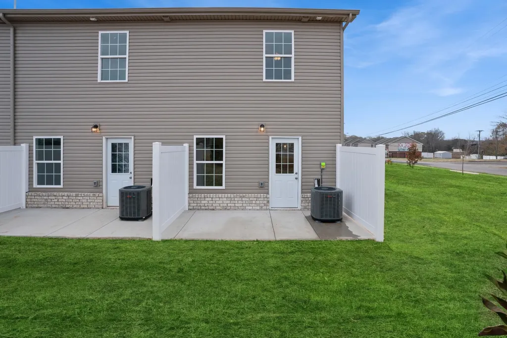 541 New South Drive Clarksville TN 37043